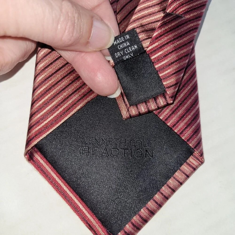 Kenneth Cole Reaction Tie‎ Mens Necktie Red Stripe Silk Handmade Office Preppy - Picture 5 of 7